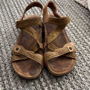 Taos Footwear Brown and Tan Sandals